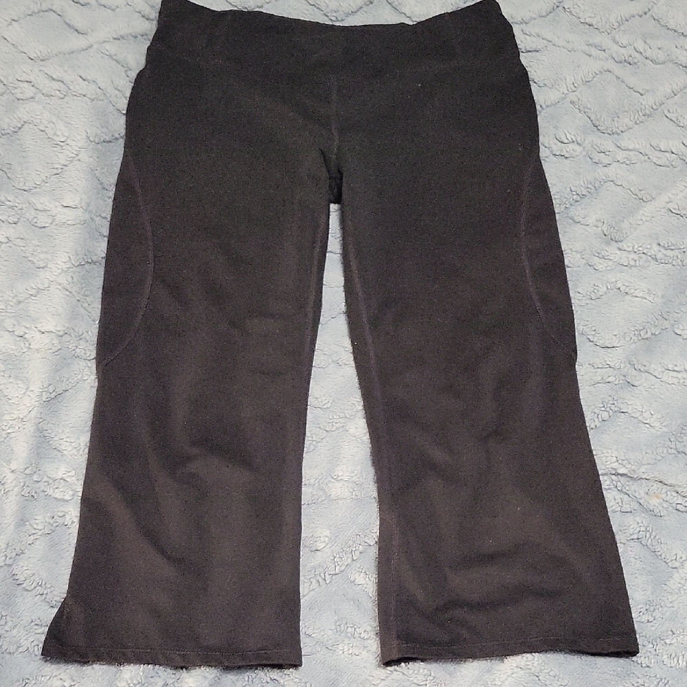 Athleta "Work It Out" Large Black Capri